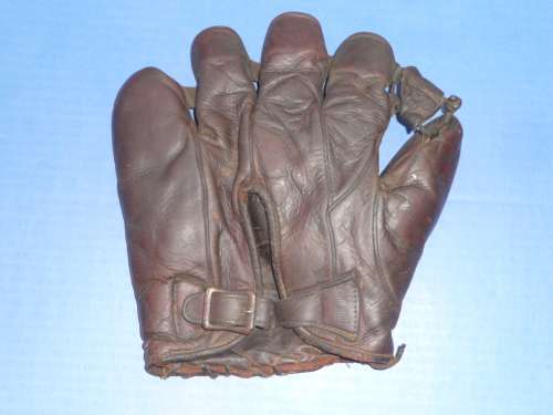 Grommet Web Fingers Back